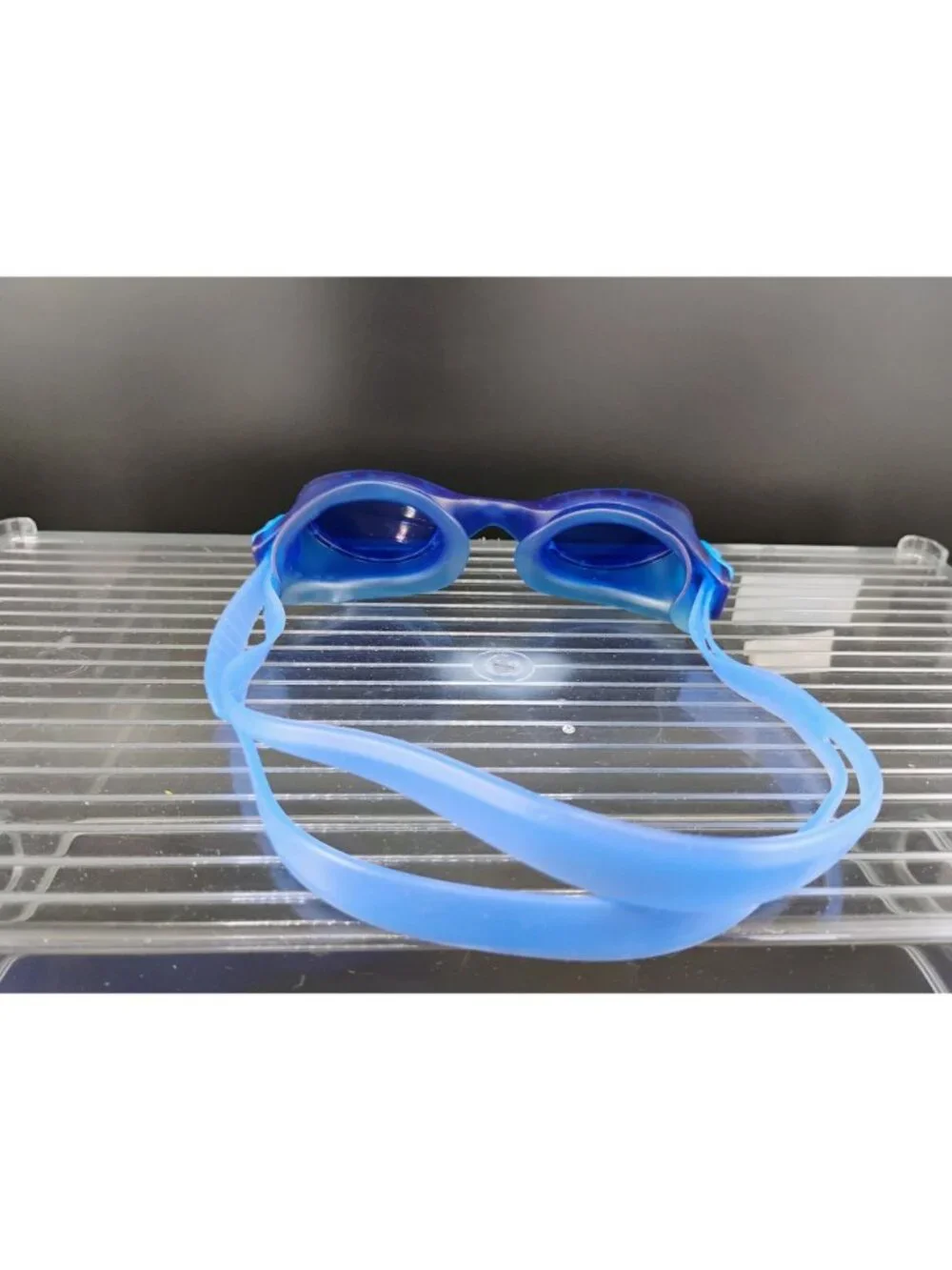 Speedo Swim Goggles With Blue Neoprene Case Adjustable Strap Durable